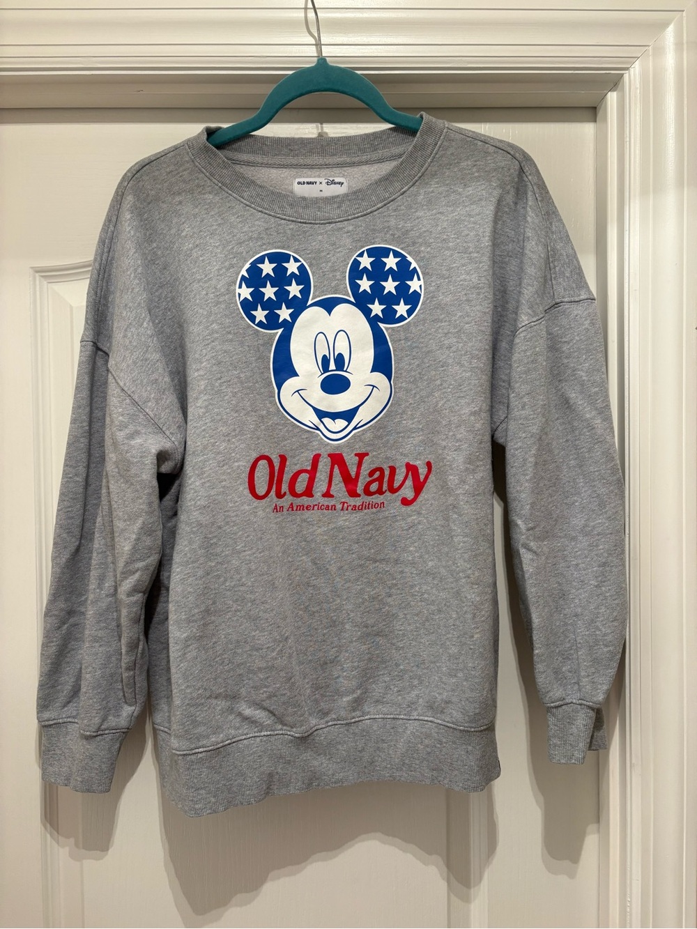 Women’s Old Navy x Disney Mickey Mouse Oversized Flag Logo-Graphic Sweatshirt M